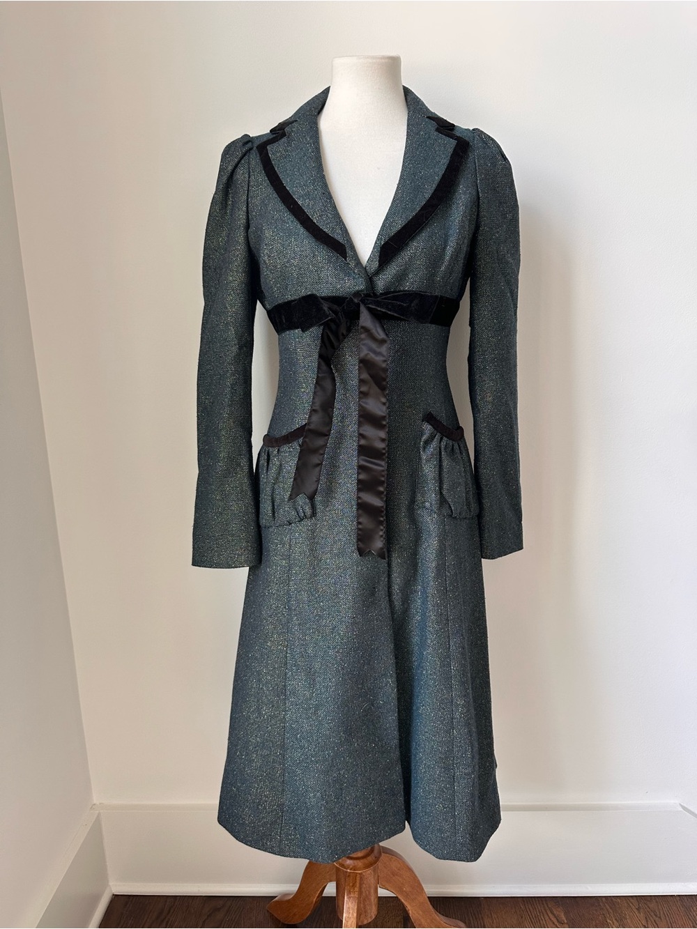 Vintage Betsey Johnson Metallic Shiny Green Long Coat w Black Velvet Trim Size 4